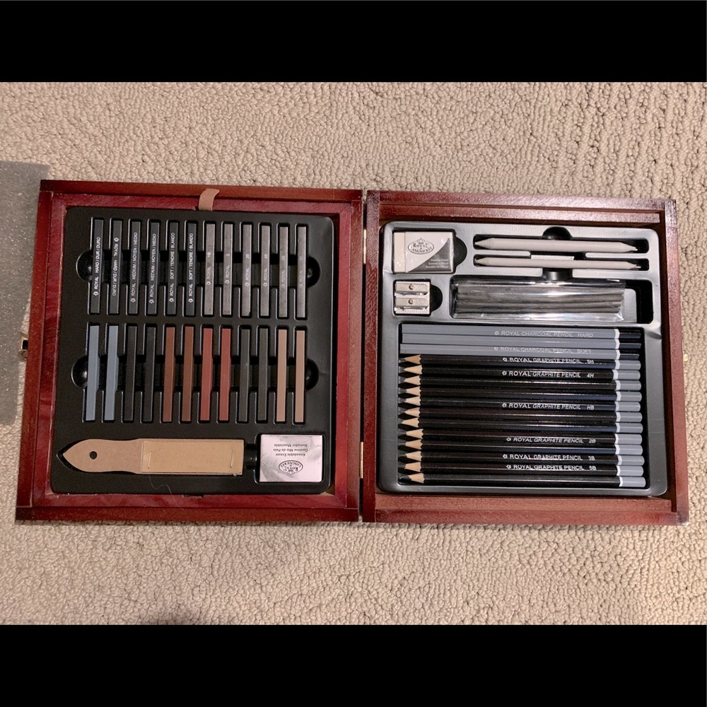 ROYAL & LANGNICKEL PENCIL ART SET